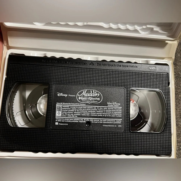 Disney’s “Aladdin and the King of Thieves” VHS Tape - Picture 2 of 4